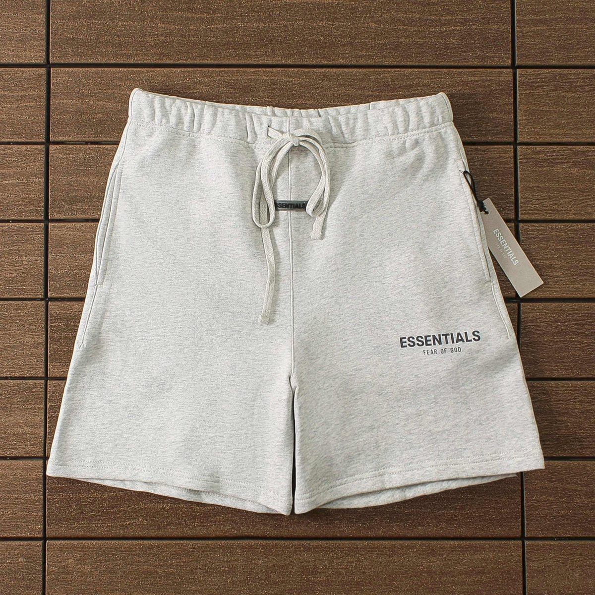 "essence" shorts grey