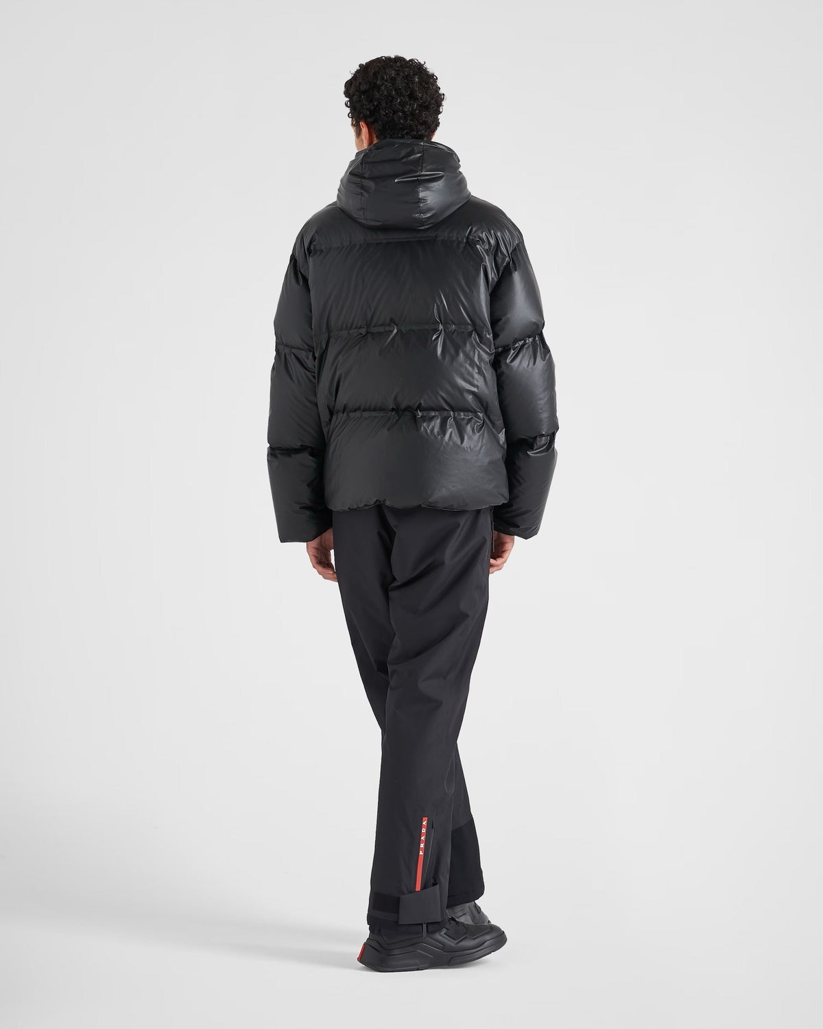 "D" Oblique Puffer Schwarz