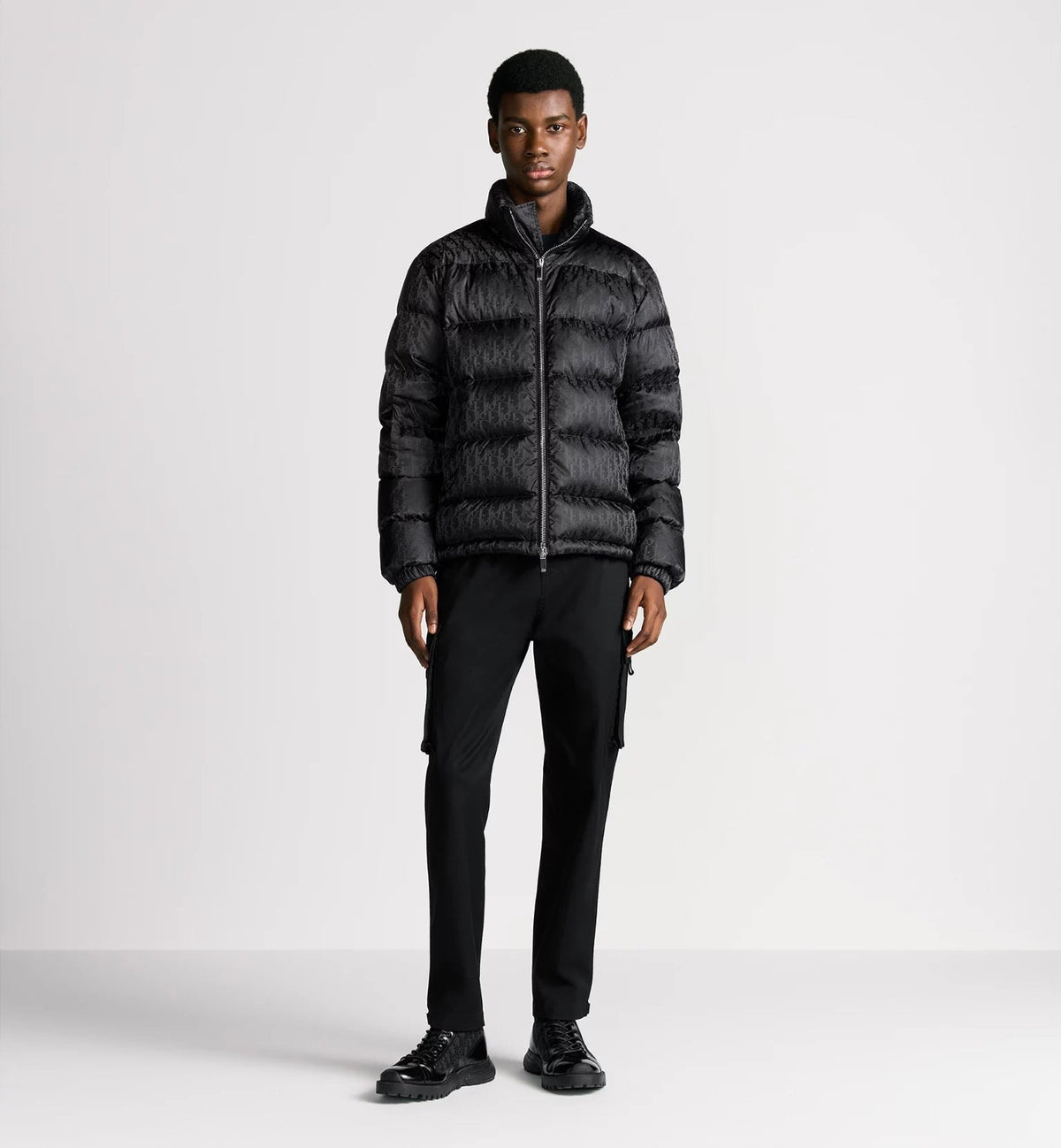 "D" Oblique Puffer Schwarz